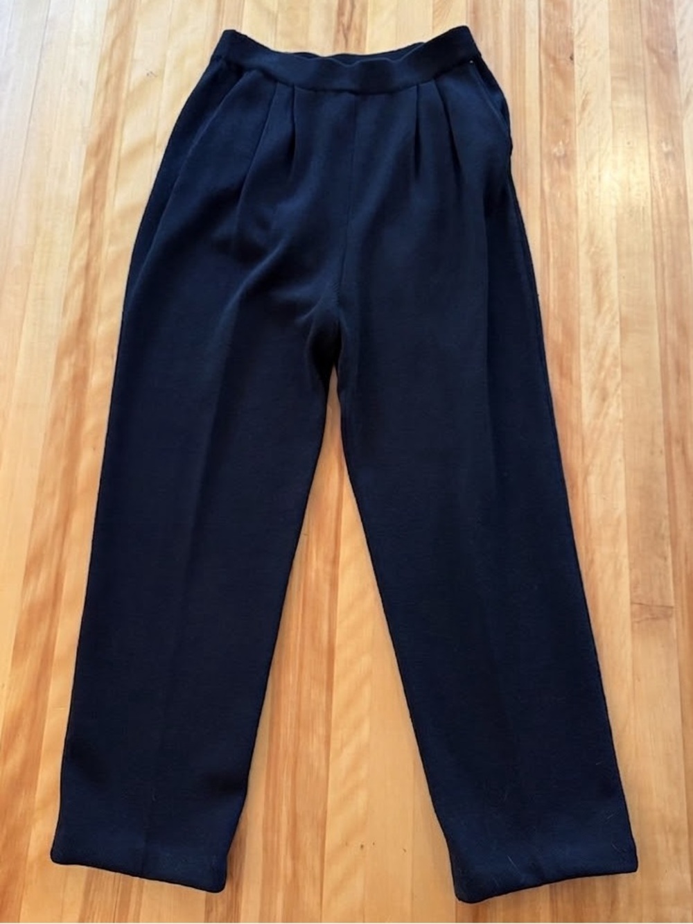St. John Basics Black Women's Pants - Size 6